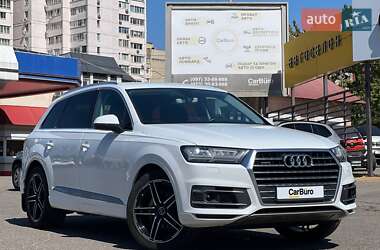 Внедорожник / Кроссовер Audi Q7 2016 в 