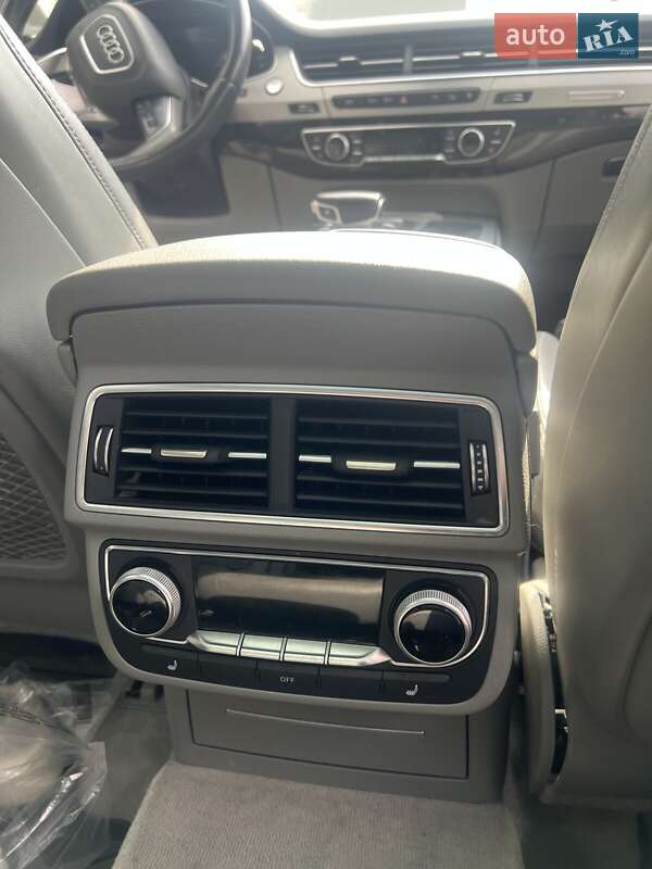Позашляховик / Кросовер Audi Q7 2016 в Одесі