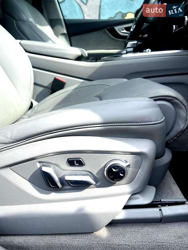 Позашляховик / Кросовер Audi Q7 2016 в Одесі