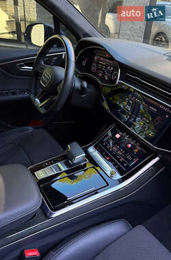 Внедорожник / Кроссовер Audi Q7 2020 в 