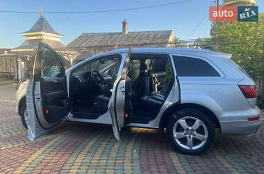 Позашляховик / Кросовер Audi Q7 2011 в 