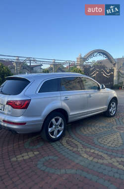 Позашляховик / Кросовер Audi Q7 2011 в 