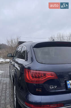 Внедорожник / Кроссовер Audi Q7 2013 в 