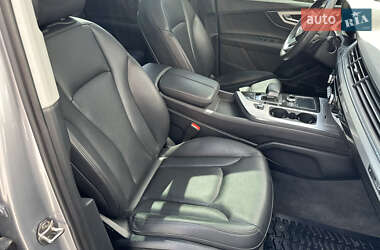 Внедорожник / Кроссовер Audi Q7 2018 в 
