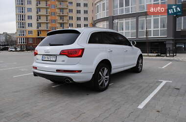 Позашляховик / Кросовер Audi Q7 2015 в 