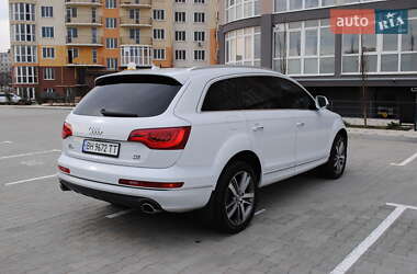 Позашляховик / Кросовер Audi Q7 2015 в 