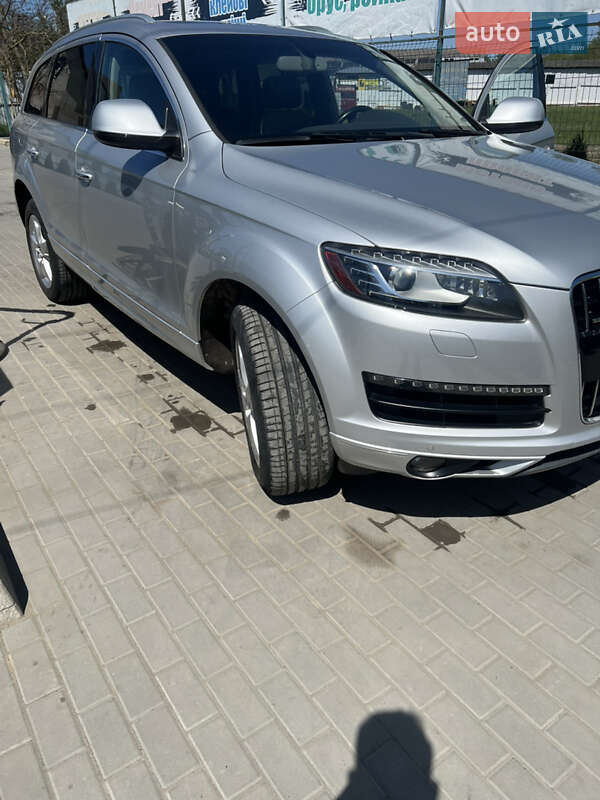 Позашляховик / Кросовер Audi Q7 2011 в Томашполі