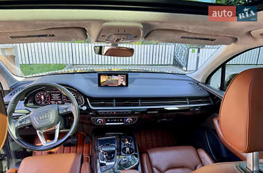 Внедорожник / Кроссовер Audi Q7 2016 в 