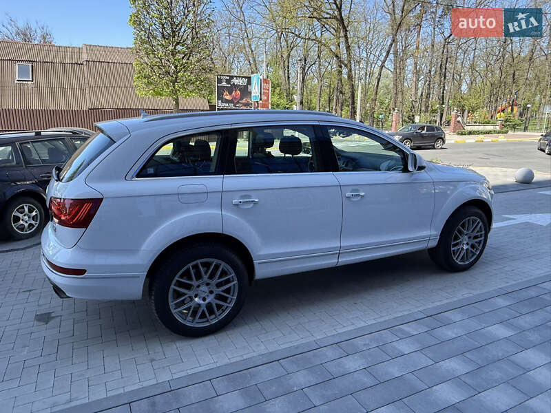 Позашляховик / Кросовер Audi Q7 2014 в Ірпені