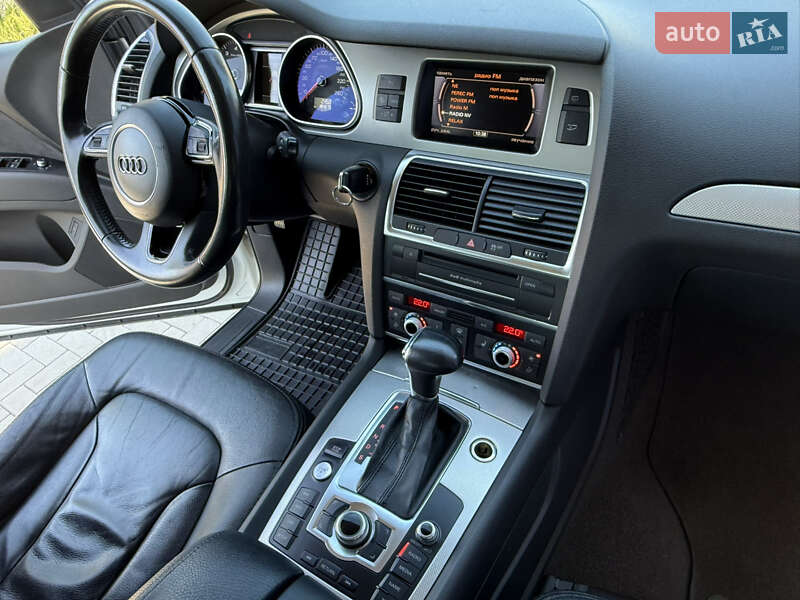 Позашляховик / Кросовер Audi Q7 2014 в Ірпені