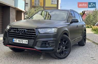 Позашляховик / Кросовер Audi Q7 2016 в 