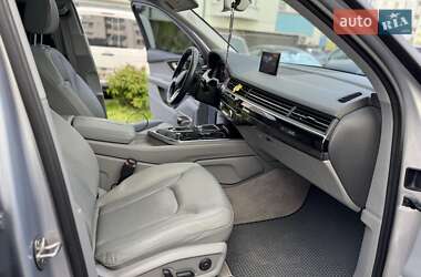 Позашляховик / Кросовер Audi Q7 2016 в 
