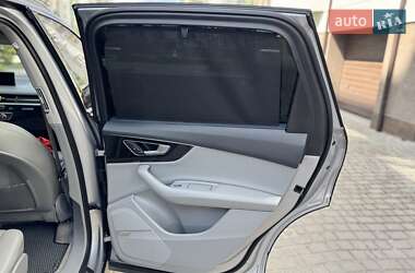 Позашляховик / Кросовер Audi Q7 2016 в 
