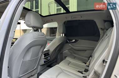 Позашляховик / Кросовер Audi Q7 2016 в 