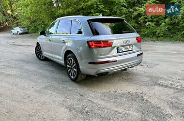 Внедорожник / Кроссовер Audi Q7 2016 в 