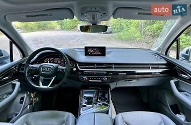 Внедорожник / Кроссовер Audi Q7 2016 в 