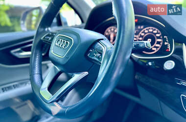 Внедорожник / Кроссовер Audi Q7 2016 в 