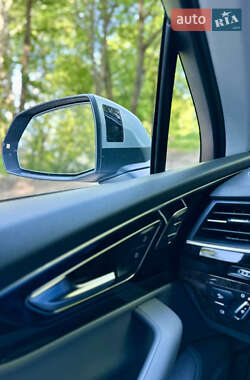 Внедорожник / Кроссовер Audi Q7 2016 в 