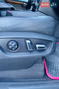 Внедорожник / Кроссовер Audi Q7 2012 в 