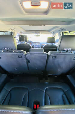 Внедорожник / Кроссовер Audi Q7 2012 в 