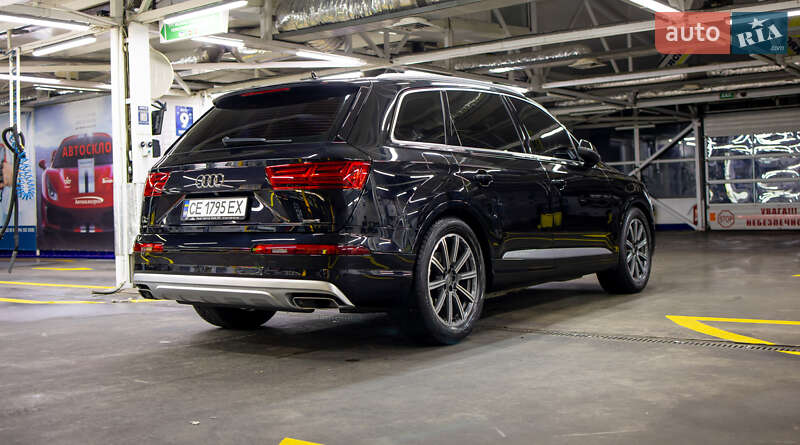 Позашляховик / Кросовер Audi Q7 2015 в Чернівцях