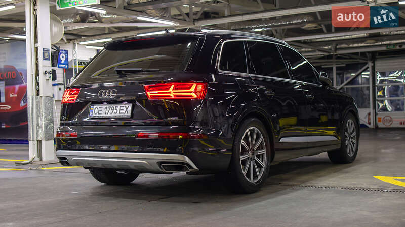 Позашляховик / Кросовер Audi Q7 2015 в Чернівцях