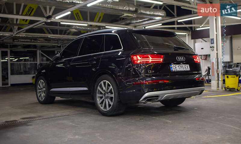Позашляховик / Кросовер Audi Q7 2015 в Чернівцях