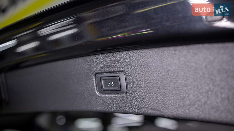 Позашляховик / Кросовер Audi Q7 2015 в Чернівцях