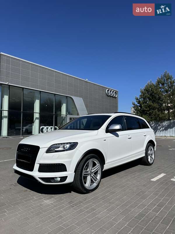 Внедорожник / Кроссовер Audi Q7 2012 в 