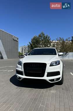 Внедорожник / Кроссовер Audi Q7 2012 в 