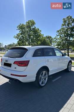 Внедорожник / Кроссовер Audi Q7 2012 в 