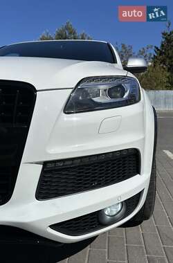 Внедорожник / Кроссовер Audi Q7 2012 в 