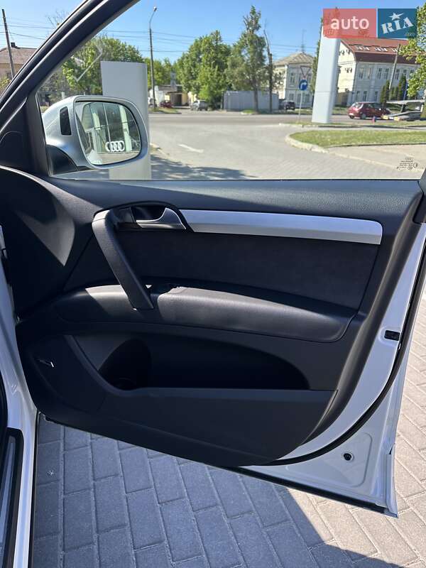 Позашляховик / Кросовер Audi Q7 2012 в Києві фото 25 Позашляховик / Кросовер Audi Q7 2012 в Києві