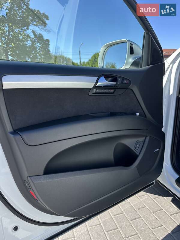 Позашляховик / Кросовер Audi Q7 2012 в Києві фото 39 Позашляховик / Кросовер Audi Q7 2012 в Києві