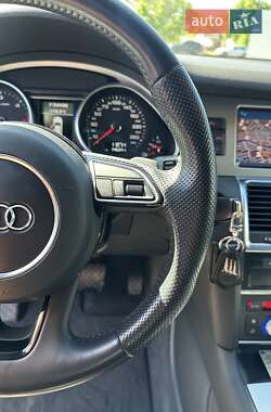 Внедорожник / Кроссовер Audi Q7 2012 в 