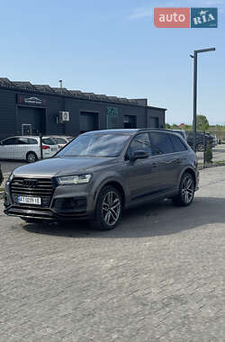 Позашляховик / Кросовер Audi Q7 2016 в 