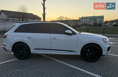 Позашляховик / Кросовер Audi Q7 2020 в 