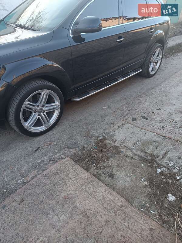 Позашляховик / Кросовер Audi Q7 2014 в Бородянці