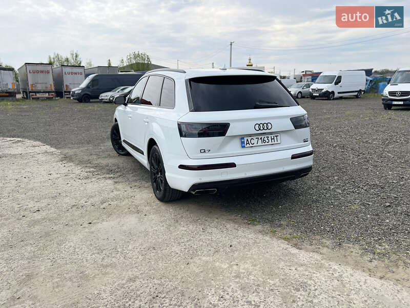Внедорожник / Кроссовер Audi Q7 2017 в Луцке