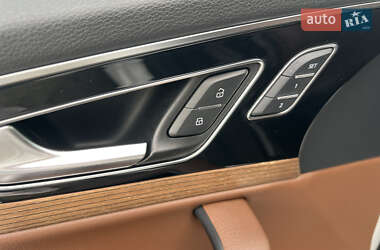 Позашляховик / Кросовер Audi Q7 2017 в 