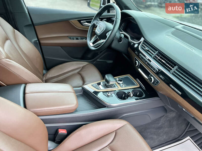 Внедорожник / Кроссовер Audi Q7 2017 в Луцке