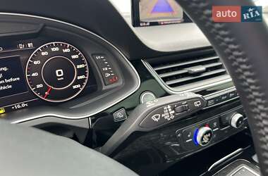 Позашляховик / Кросовер Audi Q7 2016 в 