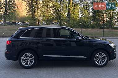 Позашляховик / Кросовер Audi Q7 2016 в 