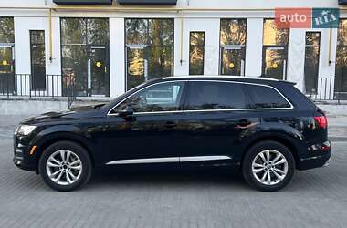 Позашляховик / Кросовер Audi Q7 2016 в 