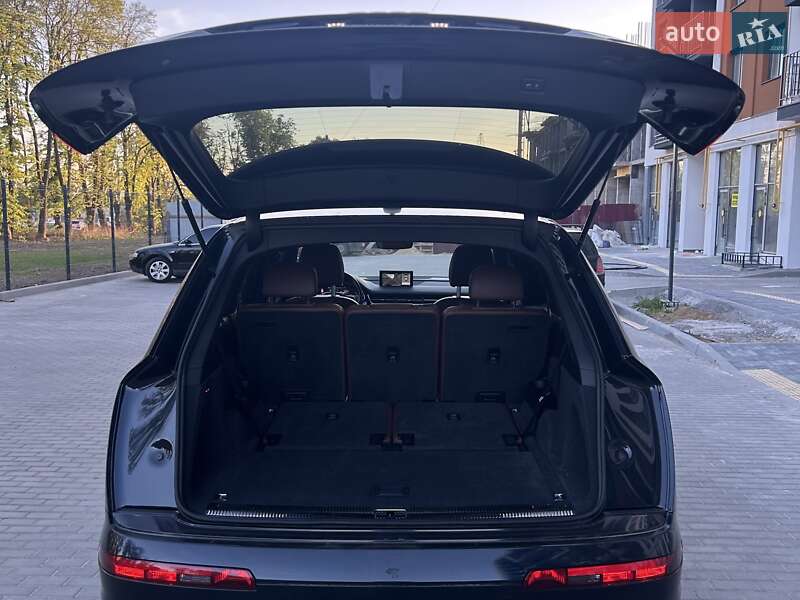 Внедорожник / Кроссовер Audi Q7 2016 в Виннице