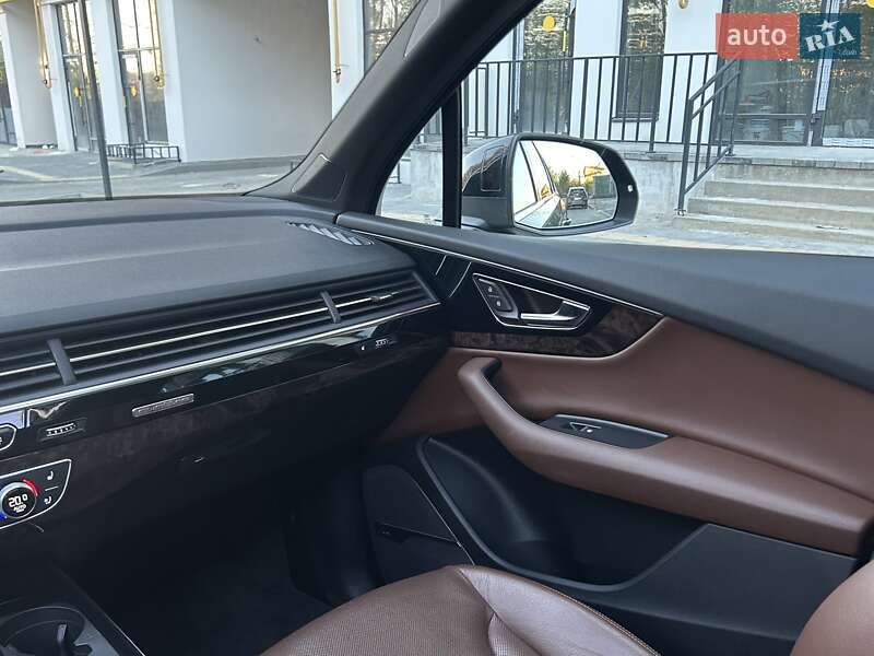 Внедорожник / Кроссовер Audi Q7 2016 в Виннице