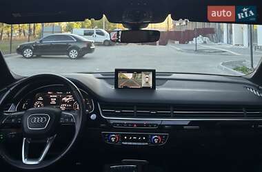 Позашляховик / Кросовер Audi Q7 2016 в 