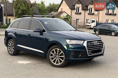 Внедорожник / Кроссовер Audi Q7 2017 в 