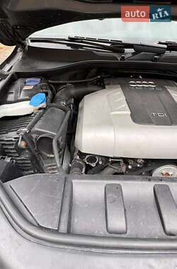 Внедорожник / Кроссовер Audi Q7 2011 в 