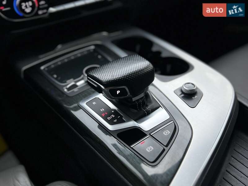 Позашляховик / Кросовер Audi Q7 2015 в Львові